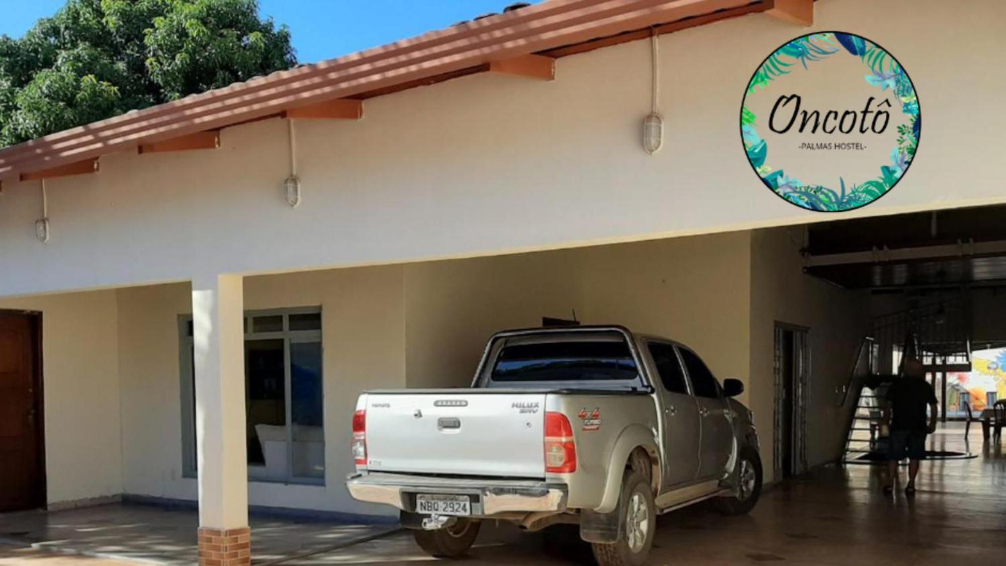 Oncoto Palmas Hostel Exterior photo